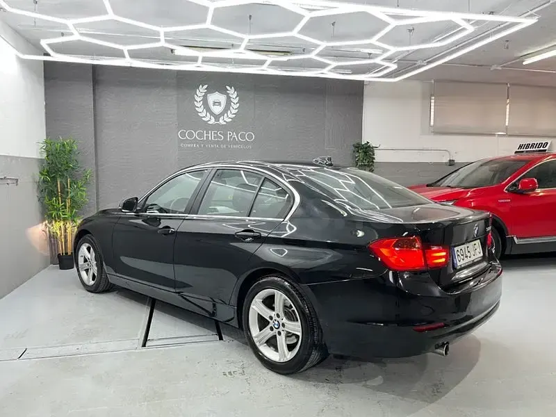 Usado BMW 318 150 CV (110 kW) 2015 Negro Berlina