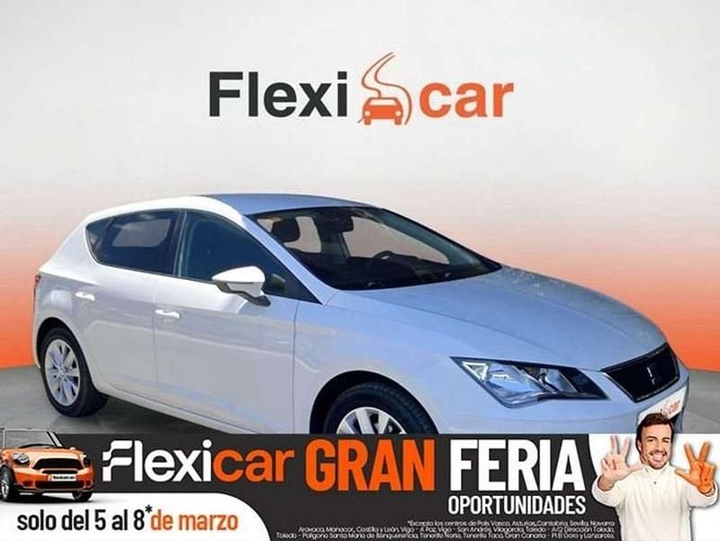 Usado Seat Leon ST Style 110 CV (80 kW) 2018 Blanco Familiar