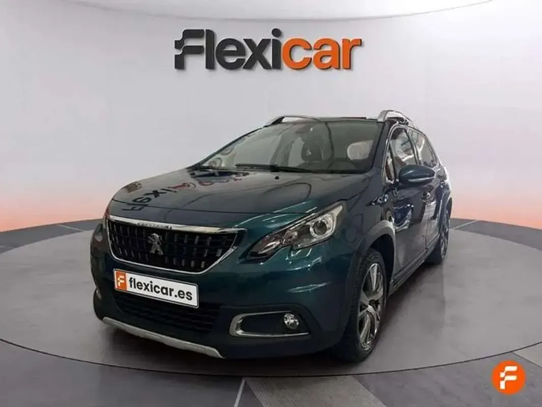 Usado Peugeot 2008 Allure 110 CV (80 kW) 2019 Verde SUV