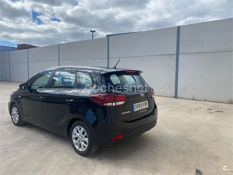 Usado Kia Carens 135 CV (99 kW) 2018 Negro Monovolumen