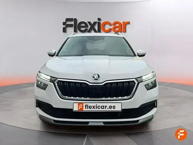 Usado Skoda Kamiq Selection 95 CV (69 kW) 2023 Blanco SUV