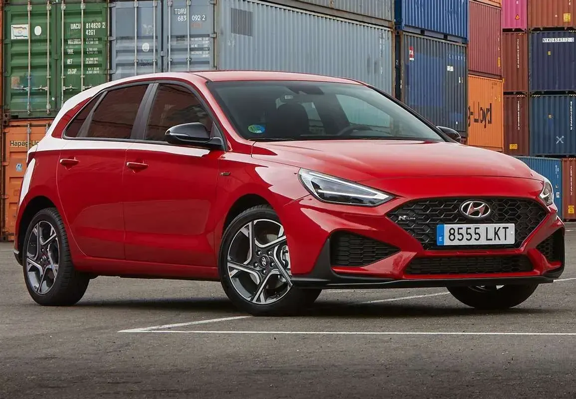Usado Hyundai i30 110 CV (80 kW) 2018 Gris Utilitario