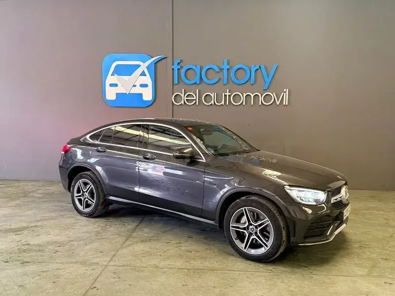 Usado Mercedes GLC300e 306 CV (225 kW) 2021 Gris / plata SUV