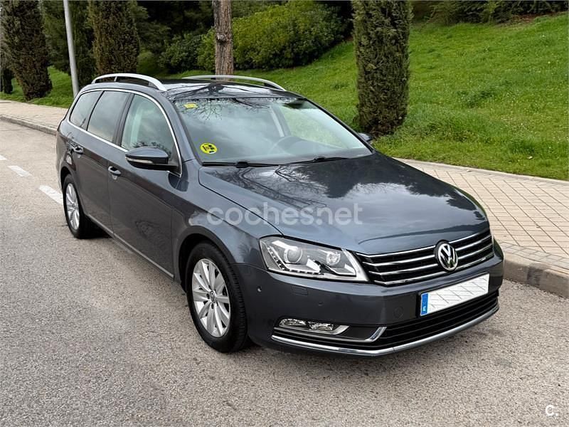 Usado VW Passat Highline 140 CV (102 kW) 2012 Azul Familiar
