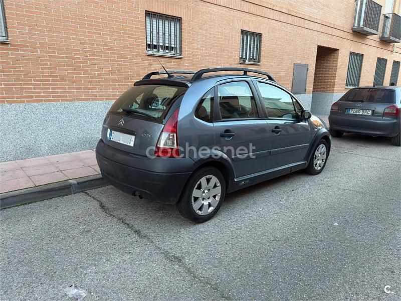 Usado Citroën C3 XTR 70 CV (51 kW) 2008 Gris / plata Berlina