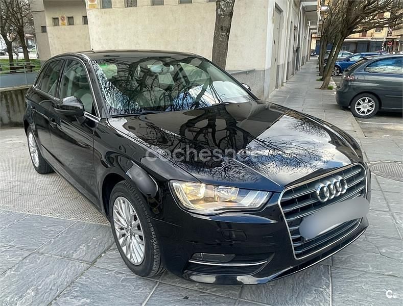 Usado Audi A3 Ambition 105 HP (77 kW) 2013 Preto Sedan