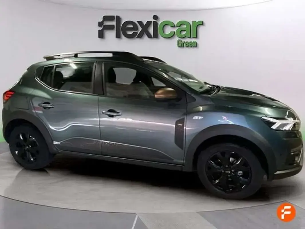 Usado Dacia Sandero Extreme 110 CV (80 kW) 2025 Gris Utilitario