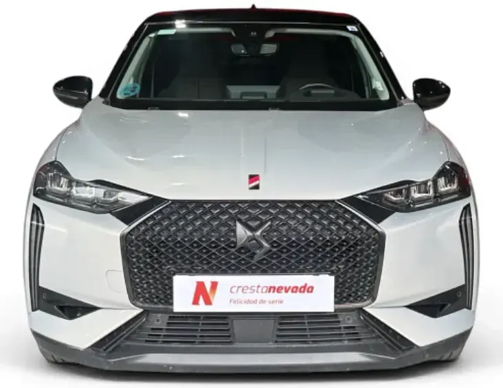 Usado DS Automobiles DS3 Crossback Performance 131 CV (96 kW) 2023 Gris / plata SUV