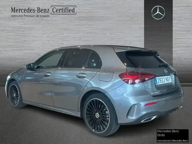 Usado Mercedes A250 218 CV (160 kW) 2025 Gris / plata Berlina