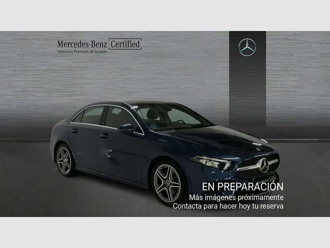 Usado Mercedes A200 120 CV (88 kW) 2022 Azul Berlina