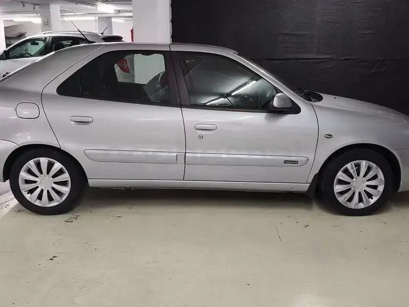 Käytetty Citroën Xsara Exclusive 110 HP (80 kW) 2002 Harmaa Sedan