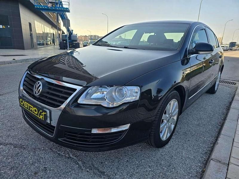 Usado VW Passat Highline 140 CV (102 kW) 2005 Negro Berlina