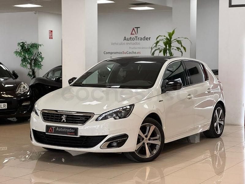 Usado Peugeot 308 GT-line 131 CV (96 kW) 2017 Blanco Berlina