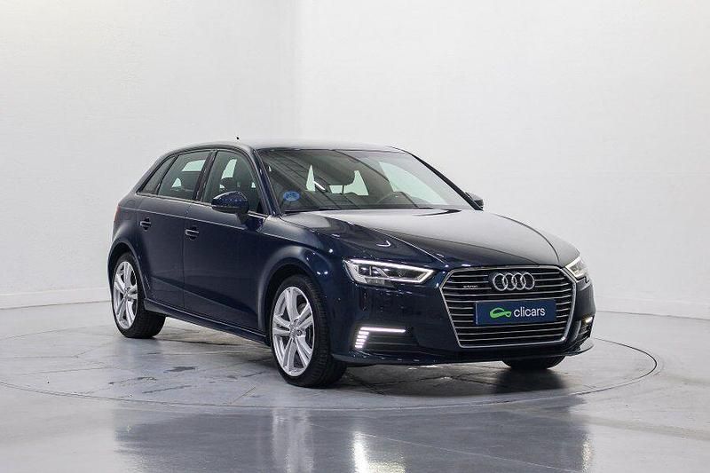 Usado Audi A3 Sportback e-tron S-Line 204 CV (150 kW) 2020 Azul Utilitario