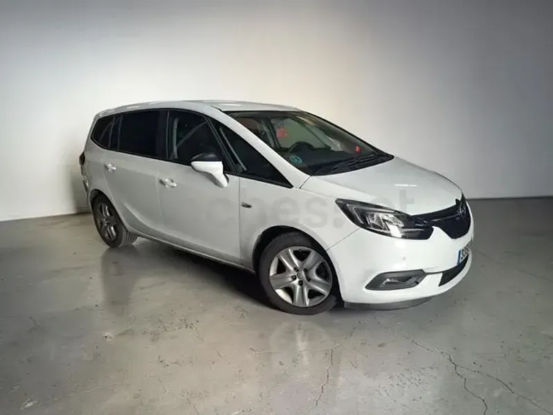 Usado Opel Zafira Expression 120 CV (88 kW) 2017 Blanco Monovolumen