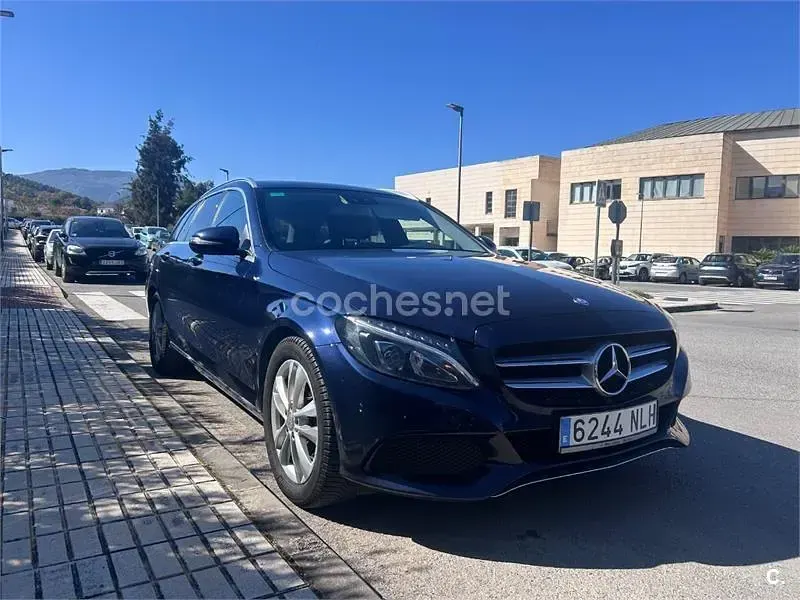Usado Mercedes C220 170 CV (125 kW) 2017 Azul Familiar