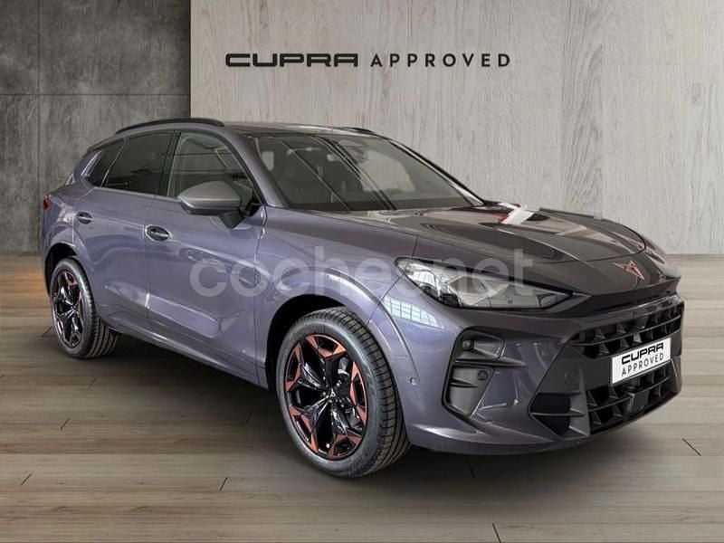 Gris / plata Usado 2025 Cupra Terramar SUV | 41.500 € (Caro) - Imagen 1/4