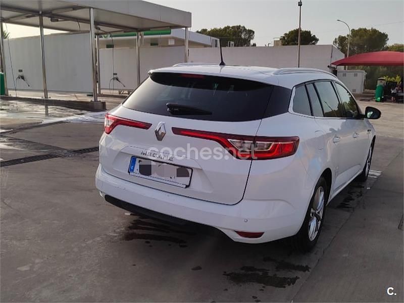 Usado Renault Mégane GrandTour 130 CV (95 kW) 2017 Blanco Familiar