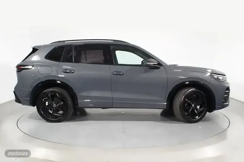 Usado VW Tiguan R-line 272 CV (200 kW) 2025 Gris SUV