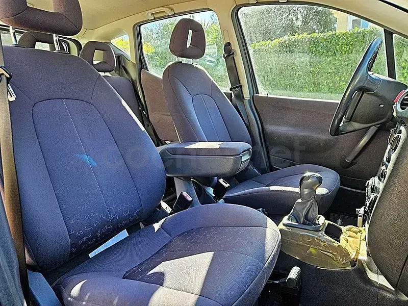 Usado Mercedes A160 Elegance 60 CV (44 kW) 2000 Gris / plata Utilitario