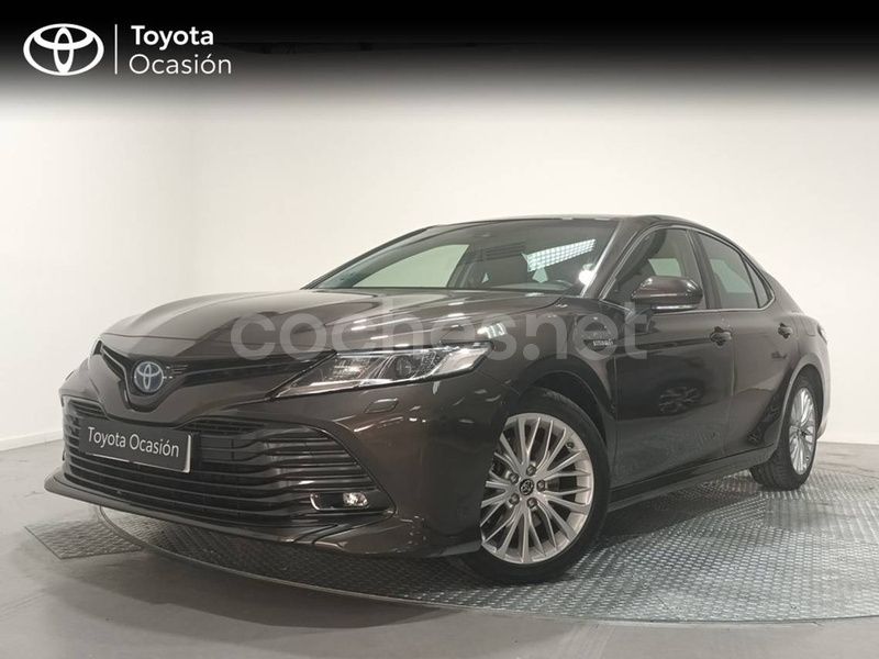 Marrón Usado 2019 Toyota Camry Advance Berlina | 22.990 € (Un poco caro) - Imagen 1/4