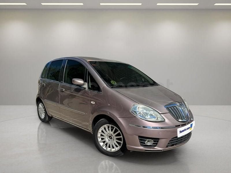 Usado Lancia Musa 100 CV (73 kW) 2009 Gris / plata Monovolumen