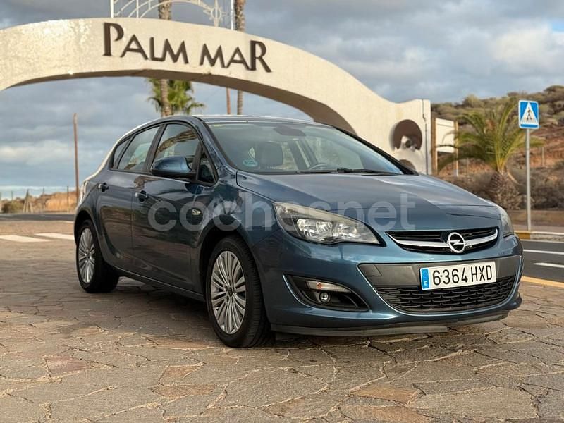 Usado Opel Astra Excellence 140 CV (102 kW) 2014 Azul Berlina