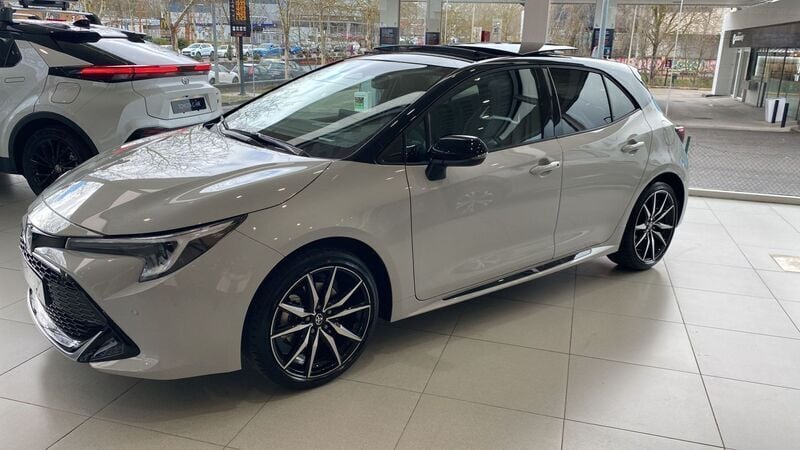 Gris Usado 2024 Toyota Corolla Sport | 36.500 € - Imagen 1/2
