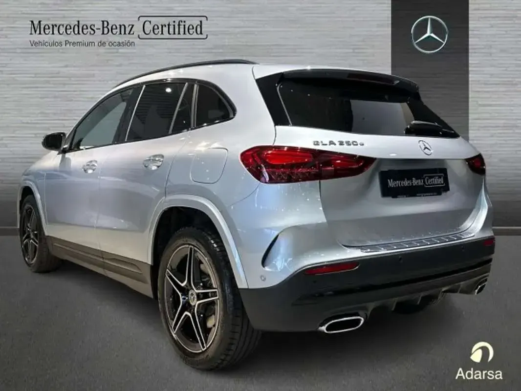 Usado Mercedes GLA250 218 CV (160 kW) 2025 Plateado SUV