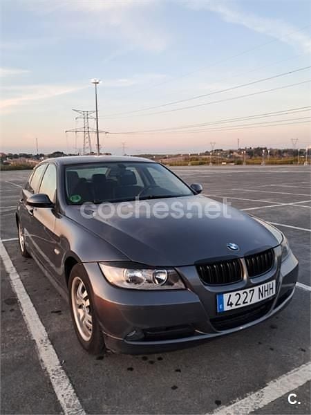 Usado BMW 318 129 CV (94 kW) 2006 Gris / plata Berlina
