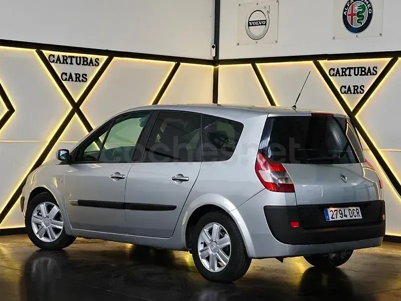 Usado Renault Scénic Expression 120 CV (88 kW) 2005 Gris / plata Monovolumen