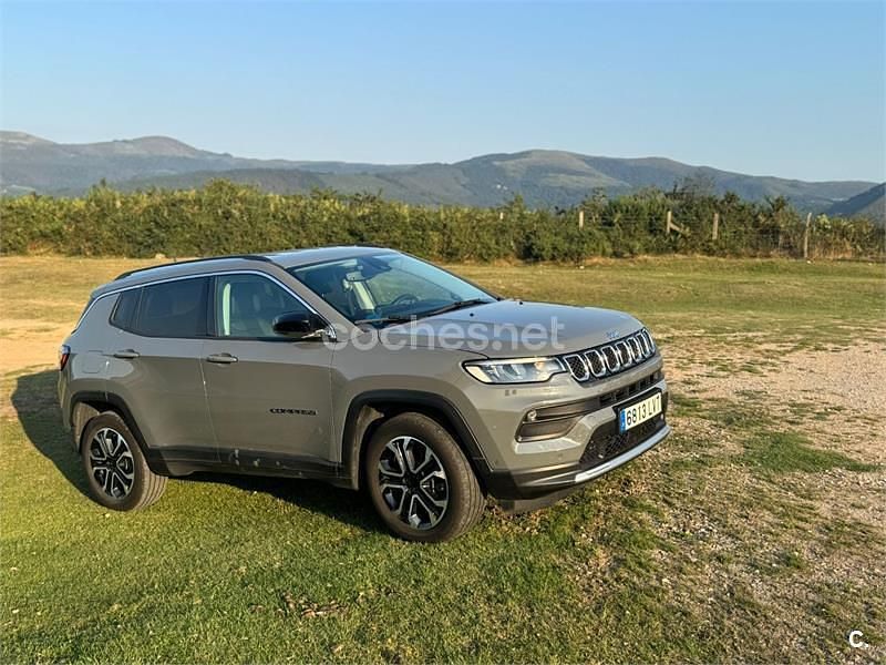 Usado Jeep Compass Limited 190 CV (139 kW) 2021 Gris / plata SUV