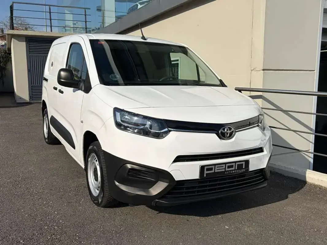 Usado Toyota Proace City City 102 CV (75 kW) 2021 Blanco Monovolumen