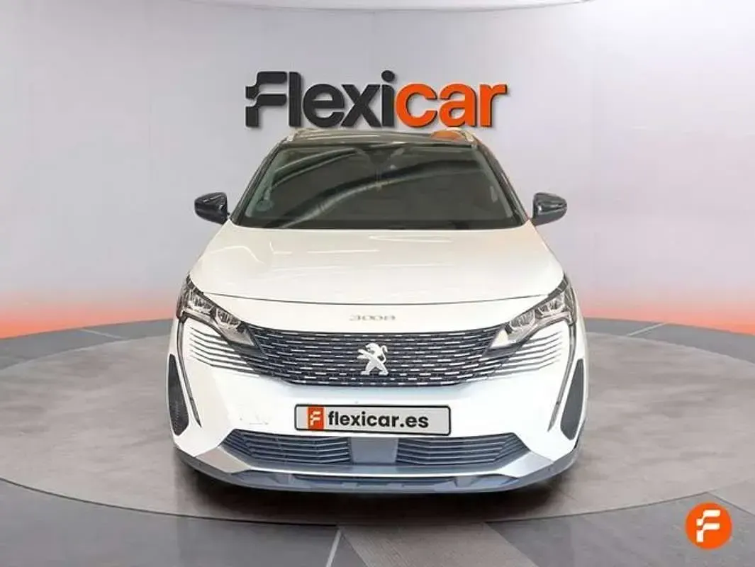 Usado Peugeot 3008 Allure 131 CV (96 kW) 2021 Blanco SUV