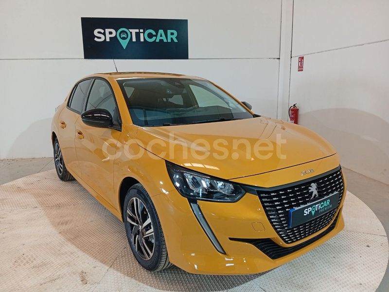 Amarillo Nuevo 2025 Peugeot 208 Allure Utilitario | 22.000 € (Un poco caro) - Imagen 1/4