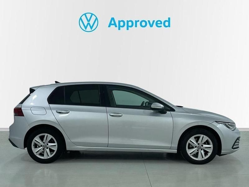 Usado VW Golf VIII Life 110 CV (80 kW) 2021 Gris