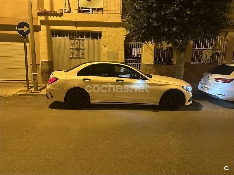 Usado Mercedes C220 AMG line 170 CV (125 kW) 2016 Blanco Familiar