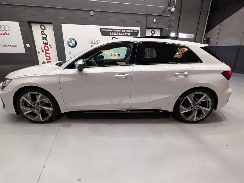 Usado Audi A3 Comfort 333 CV (244 kW) 2025 Blanco Berlina
