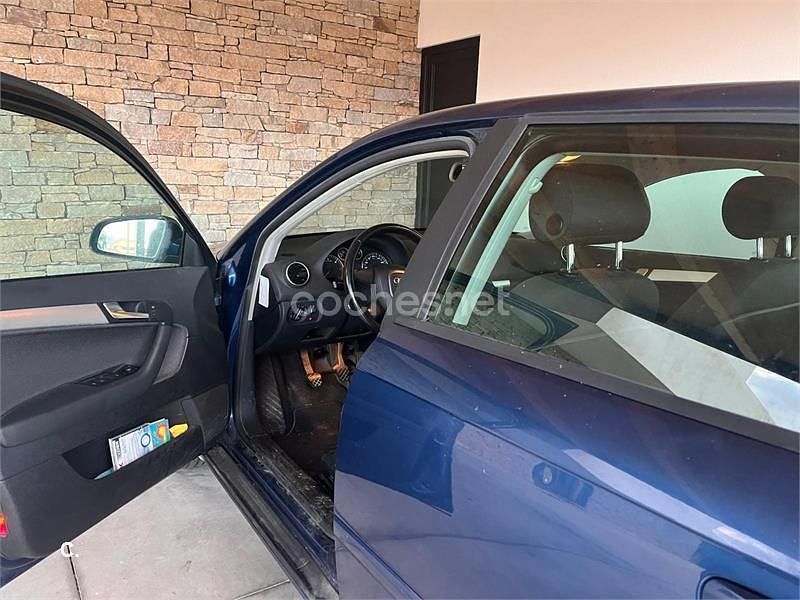Usado Audi A3 105 CV (77 kW) 2007 Azul Utilitario