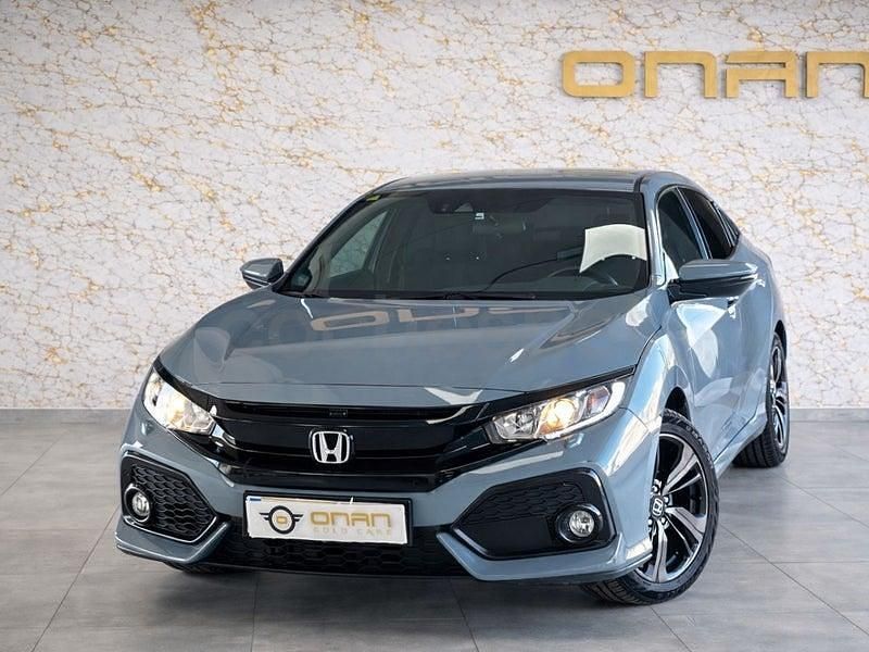 Usado Honda Civic Elegance 129 CV (94 kW) 2017 Gris / plata Berlina