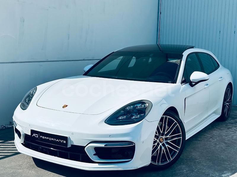 Usado Porsche Panamera Sport Turismo 560 CV (411 kW) 2021 Blanco Familiar