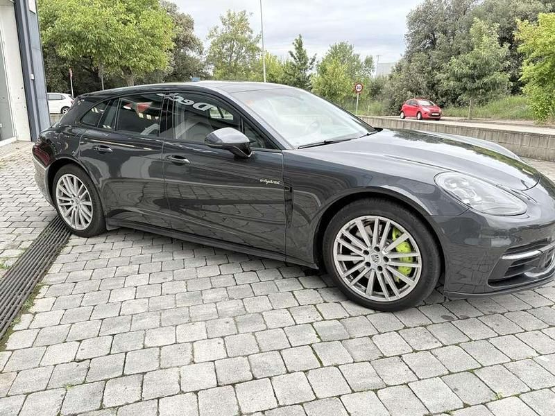 Begagnad Porsche Panamera 4 462 HK (339 kW) 2018 Grå Sedan