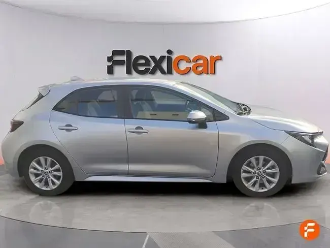 Usado Toyota Corolla Edition 140 CV (102 kW) 2023 Gris Berlina