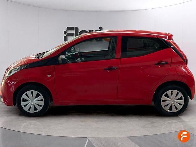 Usado Toyota Aygo X-play 72 CV (52 kW) 2022 Rojo