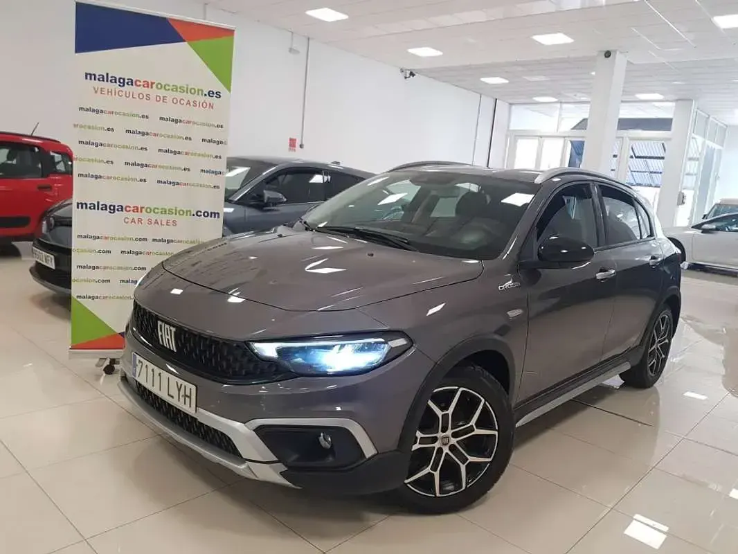 Usado Fiat Tipo Cross 99 CV (72 kW) 2022 Gris Utilitario