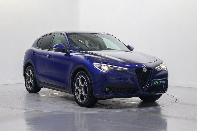Usado Alfa Romeo Stelvio Sprint 190 CV (139 kW) 2022 Azul SUV