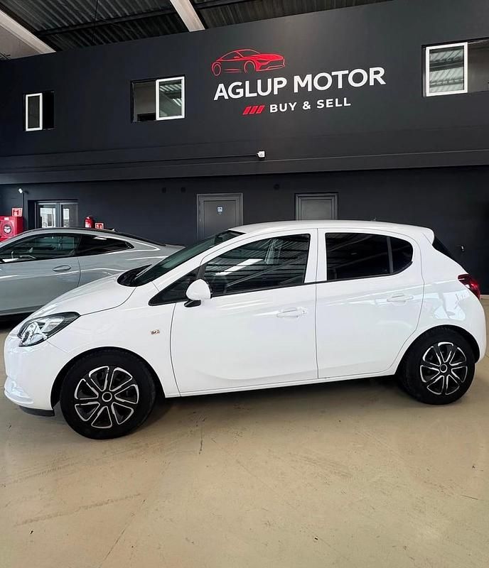 Usado Opel Corsa Selective 75 CV (55 kW) 2015 Blanco Utilitario