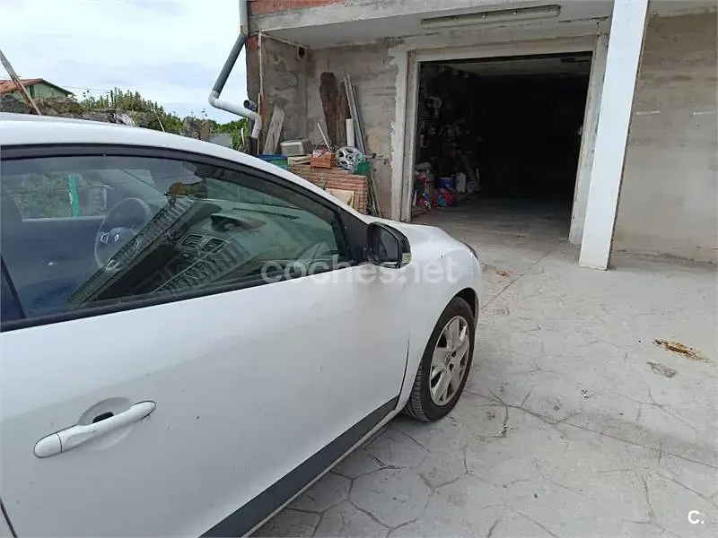 Usado Renault Mégane III Dynamique 110 CV (80 kW) 2011 Blanco Berlina