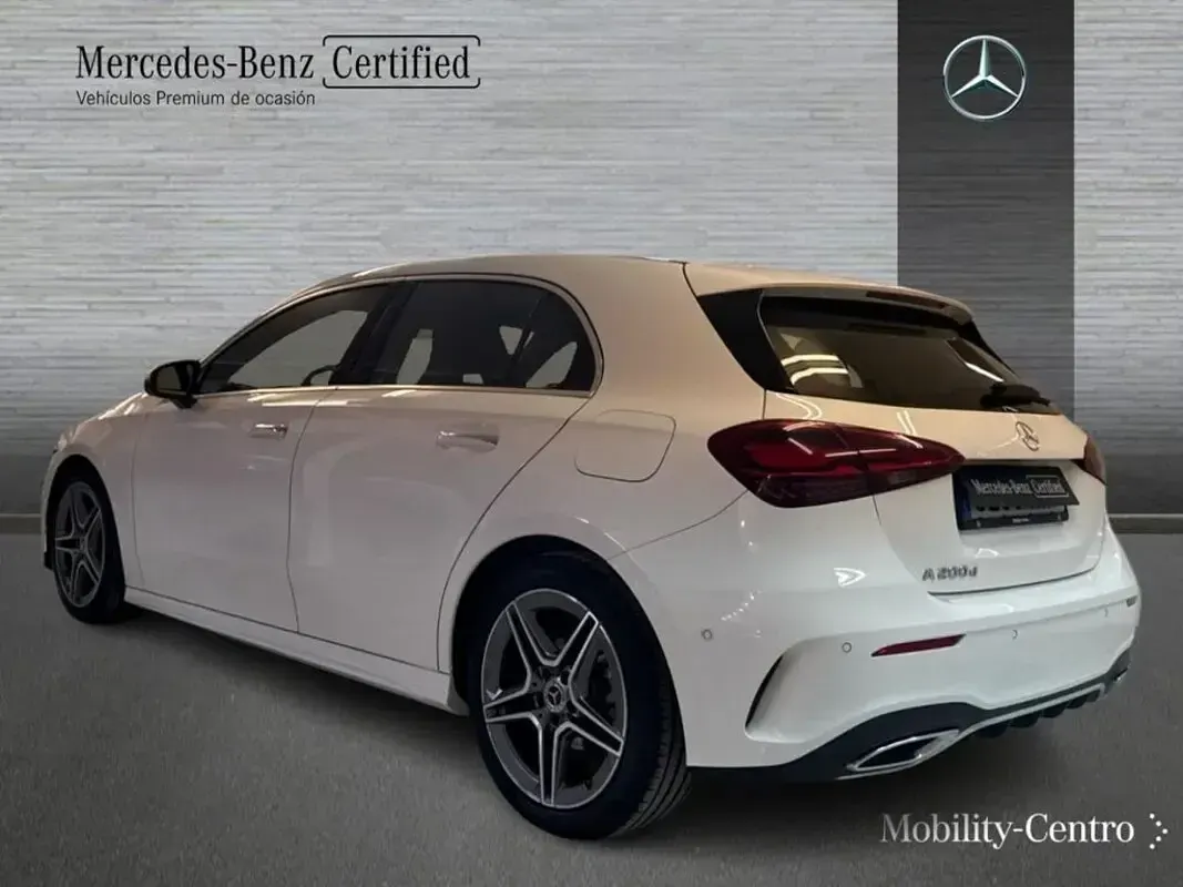 Usado Mercedes A200 AMG line 150 CV (110 kW) 2024 Blanco polar Utilitario