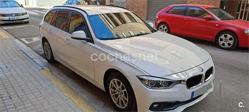 Usado BMW 318 150 CV (110 kW) 2018 Blanco Familiar